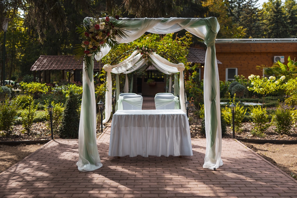 Mediterrán teraszok és díszkert